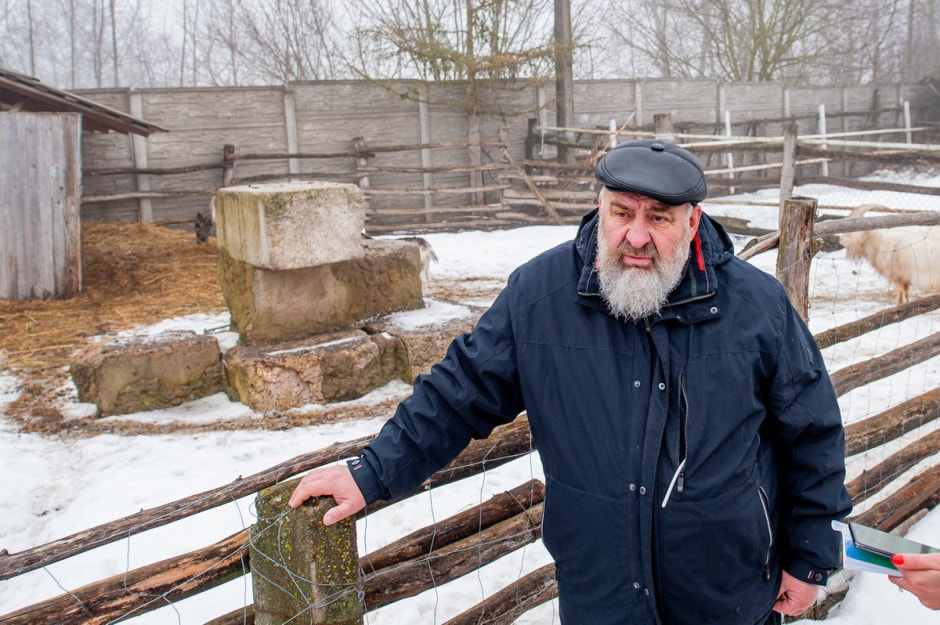 Юрий Карпилович и его зоопарк в Подгае 11.jpg