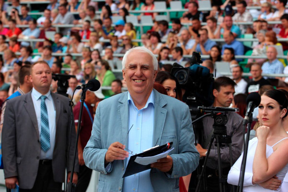 Владимир Новицкий хвалит игру сборной Испании, а Виктор Гусев верит в англичан (2).jpg