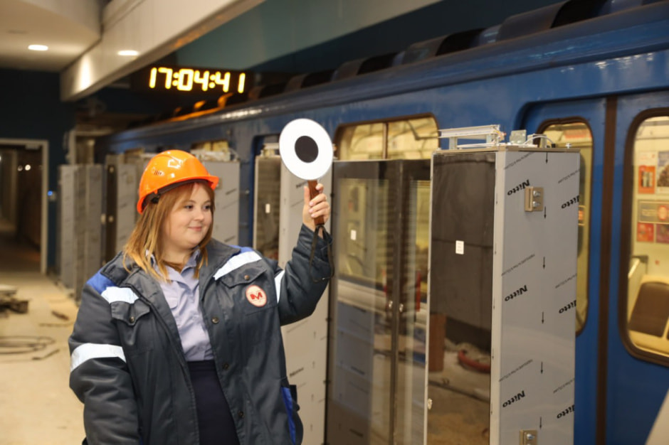 По второму участку Зеленолужской линии метро впервые пустили пробный поезд (1).jpg