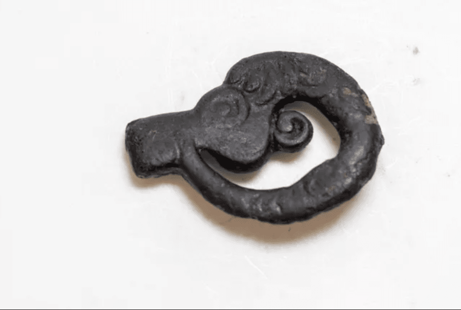 Пряжка с изображением головы горного барана