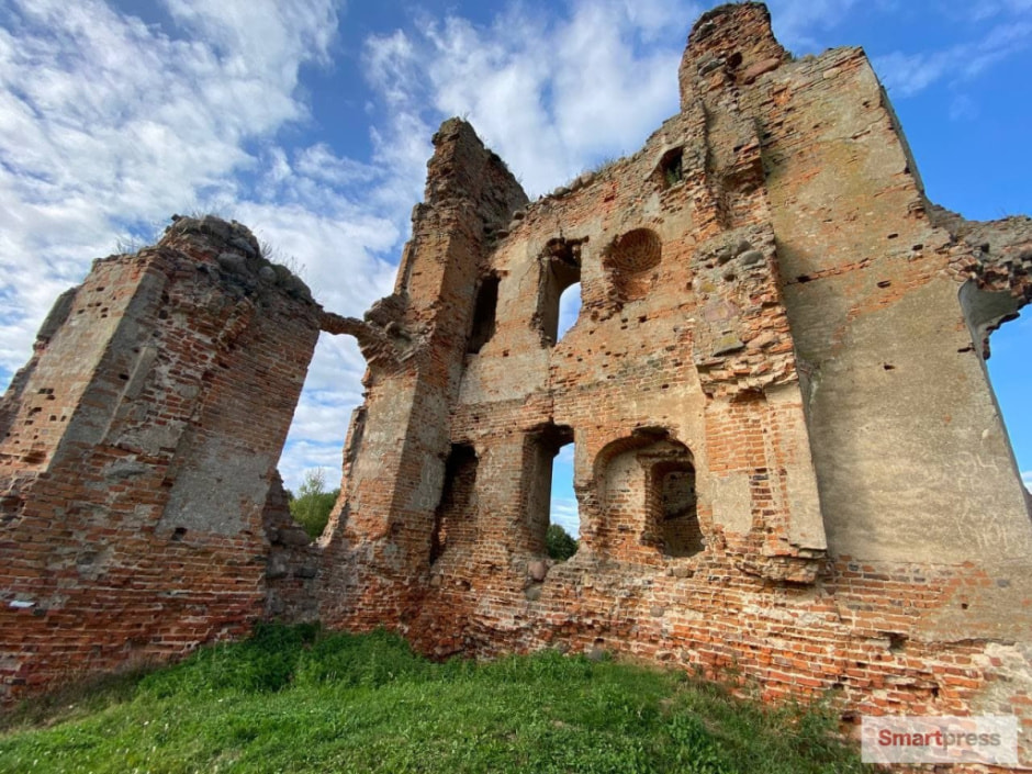 смоляны замок башня3