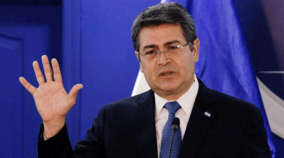 Хуан Орландо Эрнандес.png