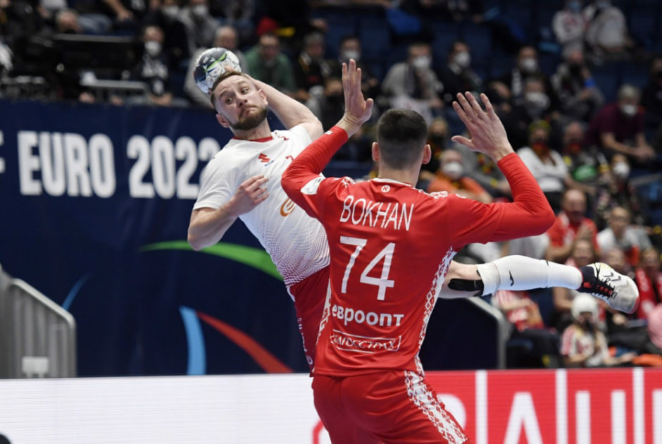 Гандбольный “Зенит” заманивает белорусов наших в Питере уже восемь.jpg