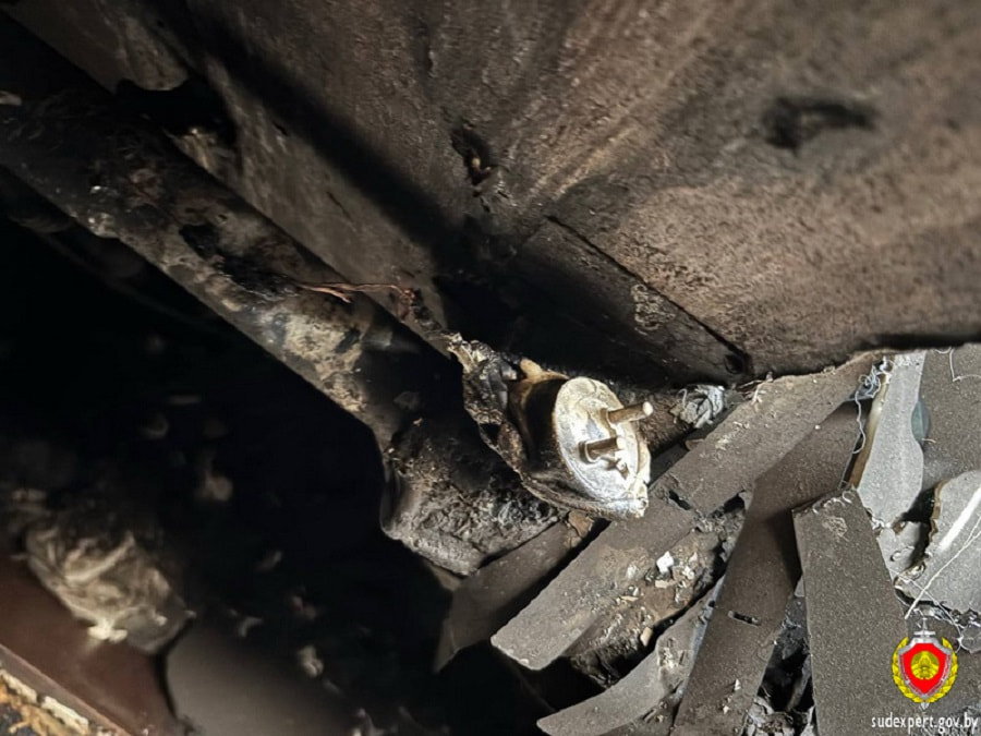 сгоревшая зарядка.jpg