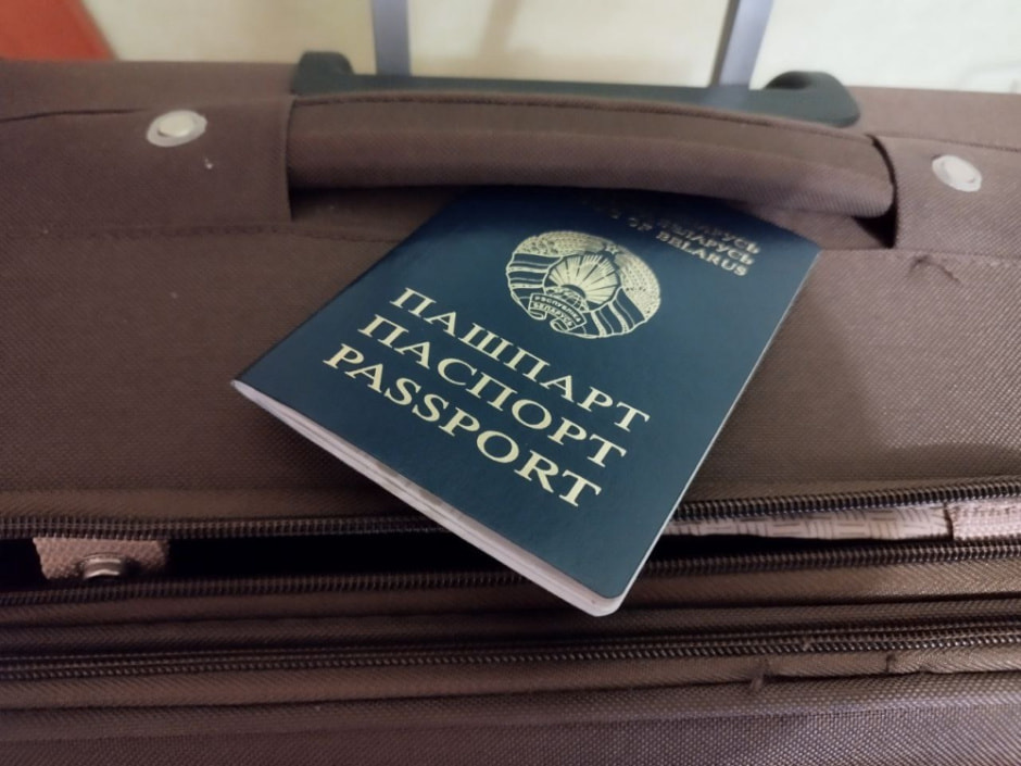 Группу белорусских туристов задержали в Германии из-за вопросов к визам.jpg Группу белорусских туристов задержали в Германии из-за вопросов к визам.jpg
