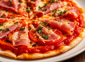 Теперь без минимальной суммы для заказа? МАРТ потребовал от белорусских пиццерий устранить нарушения