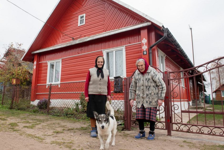 Бабушки Броня и Тэня из деревни Вигушки 1.jpg