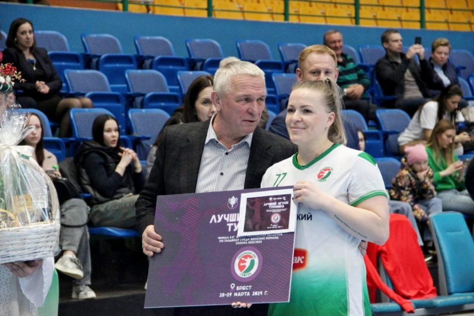 Анна Редька гандбол 4.jpg