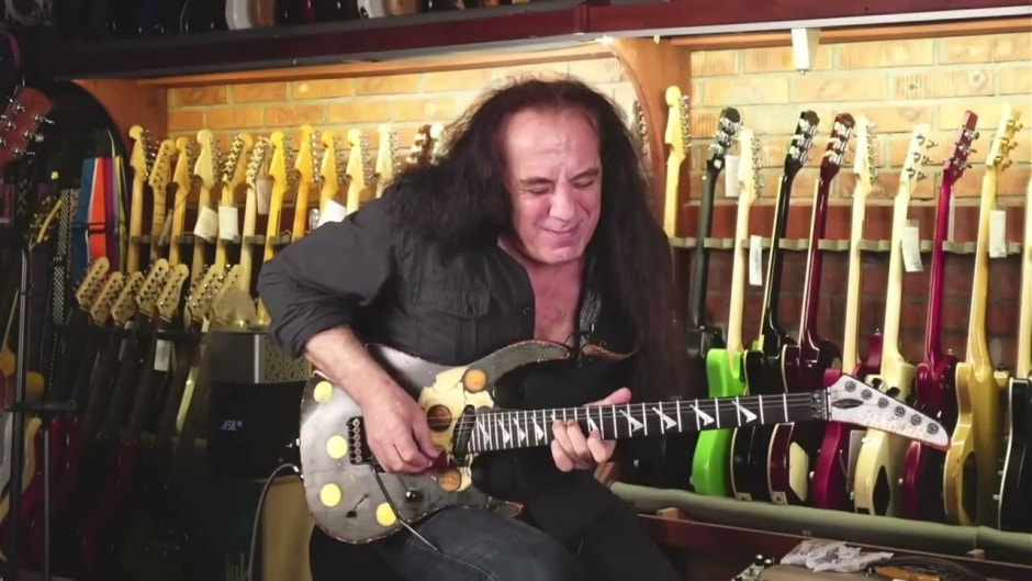 Гитарист May Lian 7.jpg