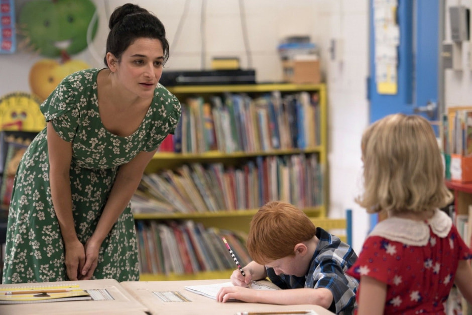 5-Дети за столом кадр из фильма Одаренная.jpg