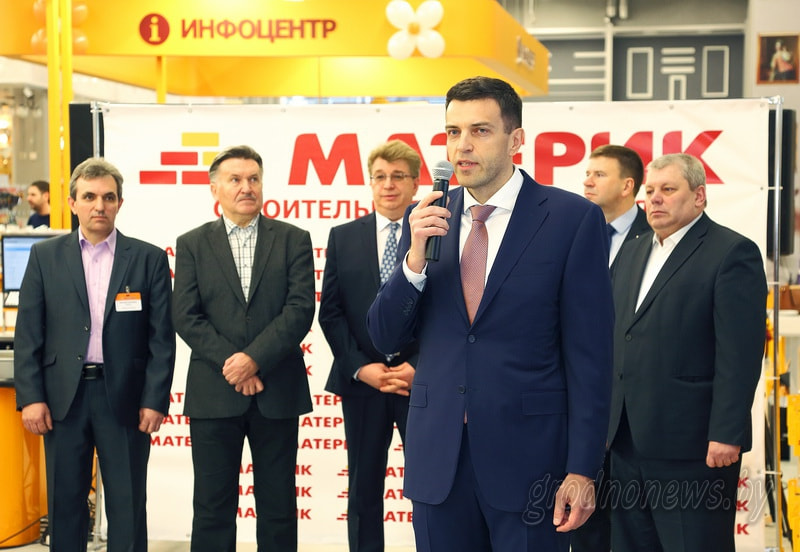 Силовики задержали директора строительных магазинов 