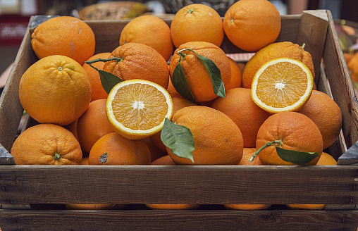 МАРТ нашел на рынке «Валерьяново» апельсины с наценкой до 366% и огурцы почти по 10 рублей