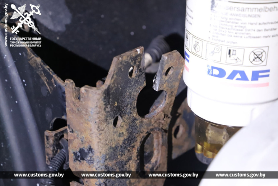 Тягачи, ввезенные в РБ, собирались незаконно продать в России — схему раскрыли таможенники (3).jpg Тягачи, ввезенные в РБ, собирались незаконно продать в России — схему раскрыли таможенники (3).jpg