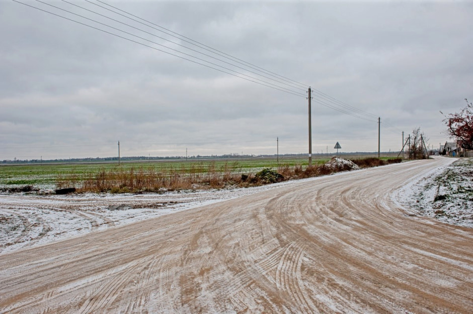 Мужчина спасает аистов 19.jpg Мужчина спасает аистов 19.jpg