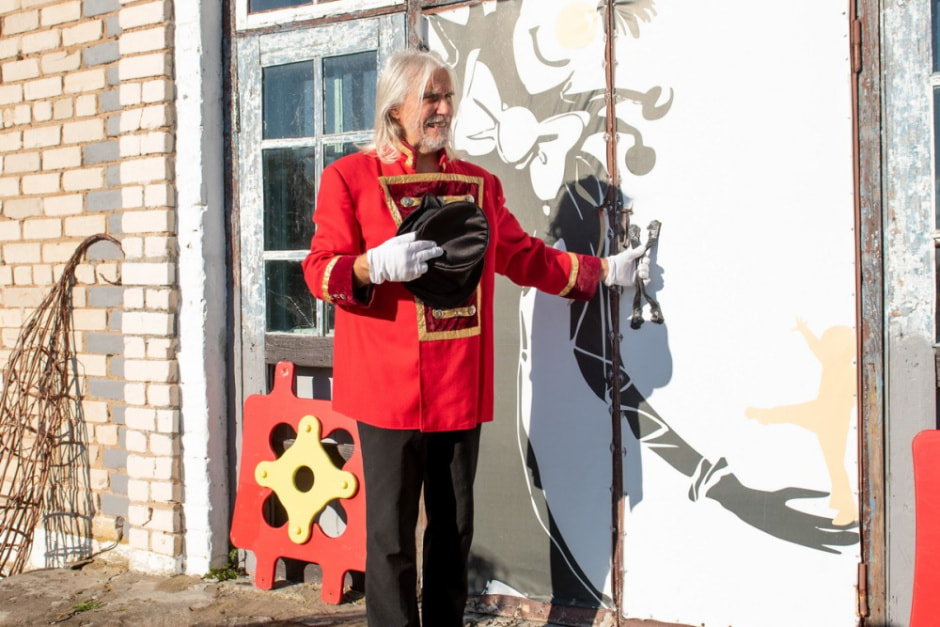 Клоунариум в деревне Зябки 4_Николай Челноков.jpg