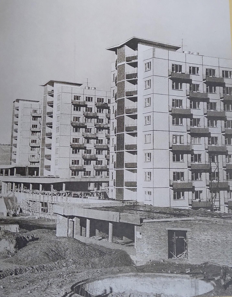 11-Первые девятиэтажные жилые панельные дома на бульваре Толбухина Минск.jpg