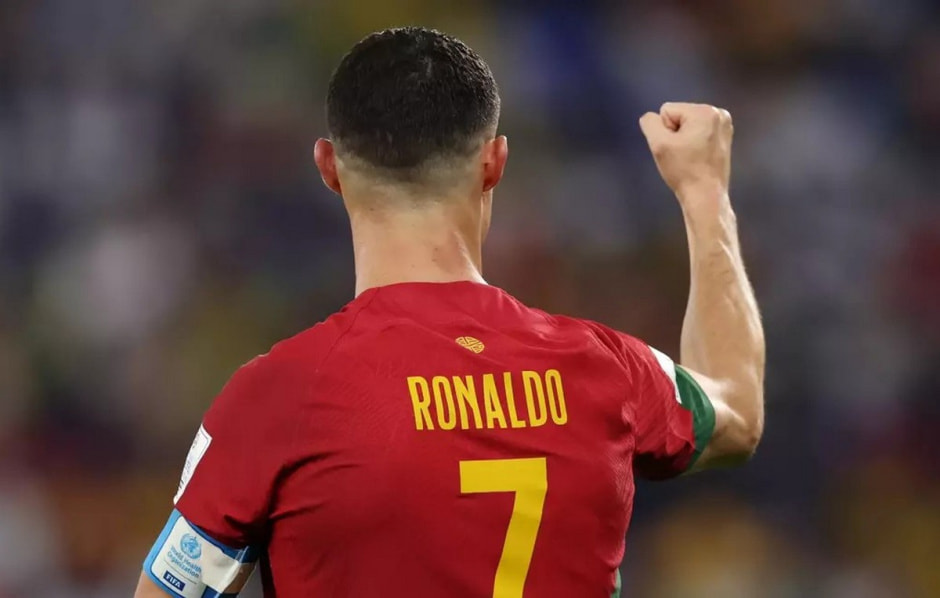 Криштиану Роналду в форме Португалии.jpg