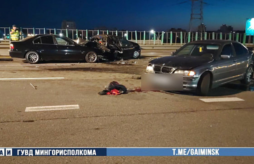 На МКАД произошло двойное ДТП. Троих водителей доставили в больницу
