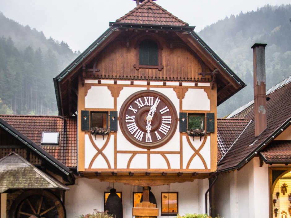 Изобретения немецких ученых 11_Часы с кукушкой Шварцвальд.jpg Изобретения немецких ученых 11_Часы с кукушкой Шварцвальд.jpg