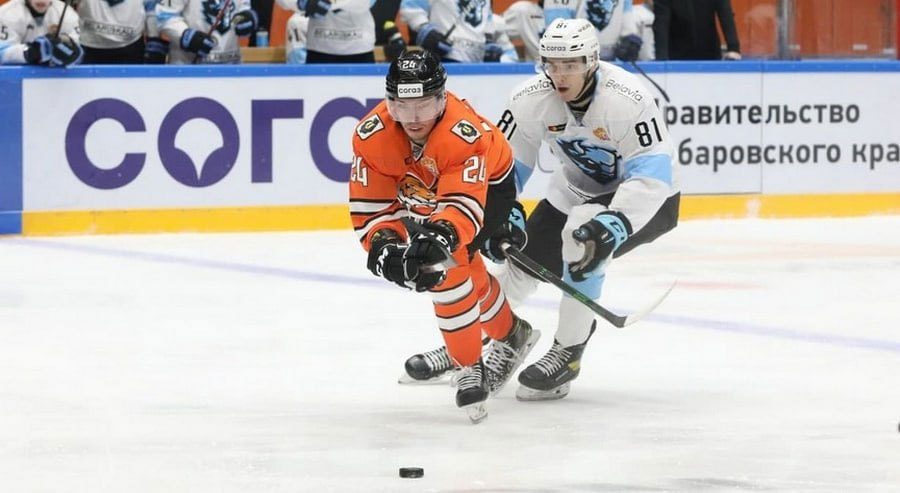 hockey7.jpg hockey7.jpg