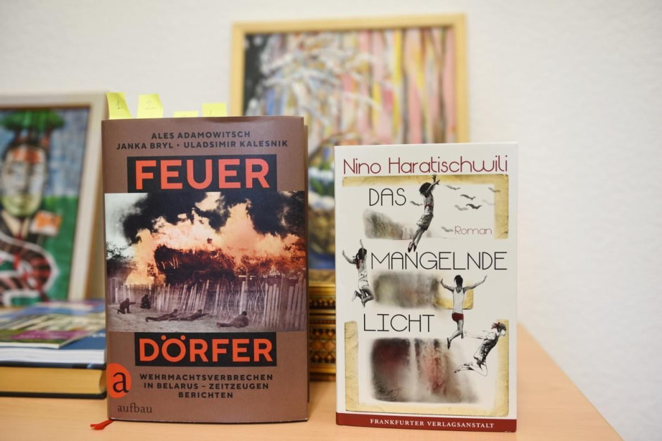 12-Книги из библиотеки Андреа Викторин.jpg