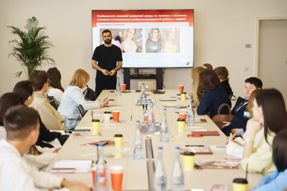 Бранч блогеров 12.jpg Бранч блогеров 12.jpg