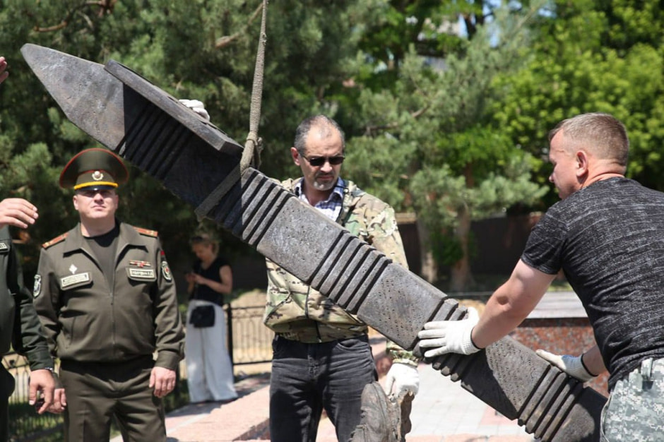 памятник в Бресте 4.jpg