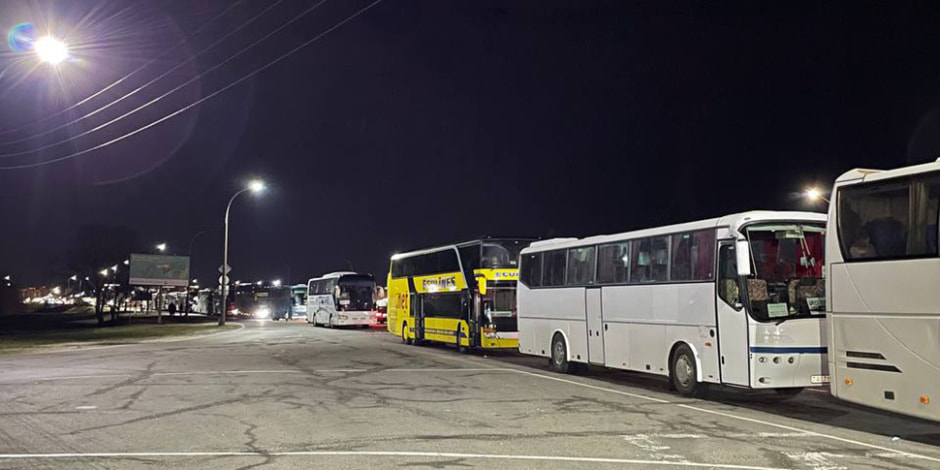 Автобусы на границе.jpeg