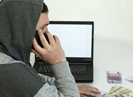 МВД предупредило о всплеске новогодних мошенничеств