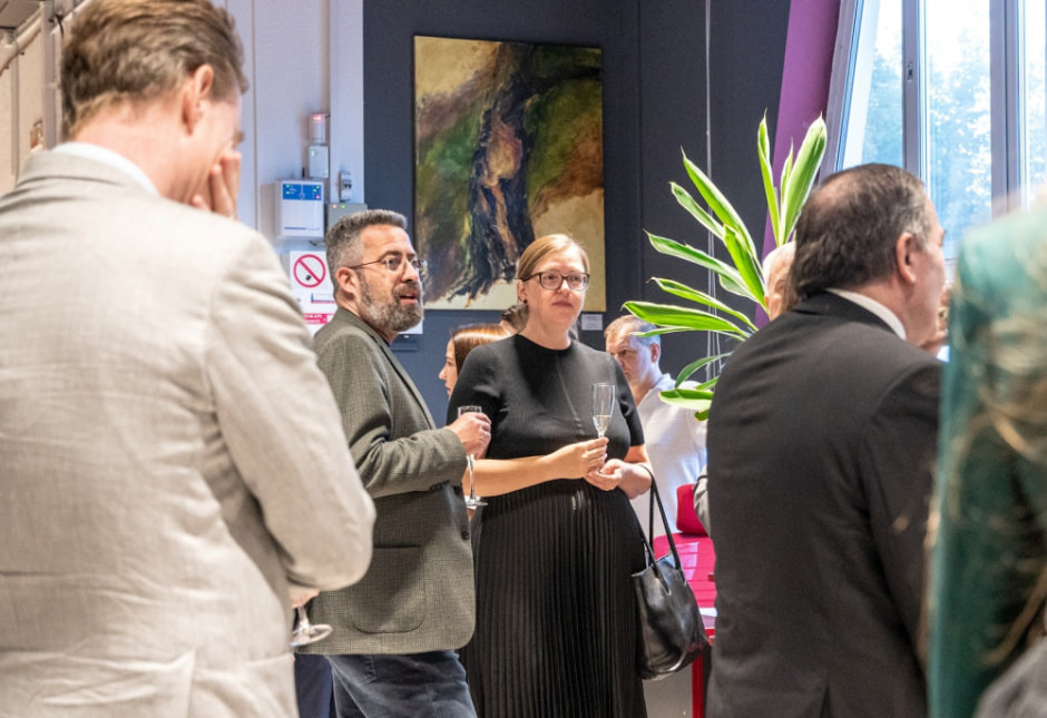 Художник Валерий Песин в галерее SmART 14.jpg