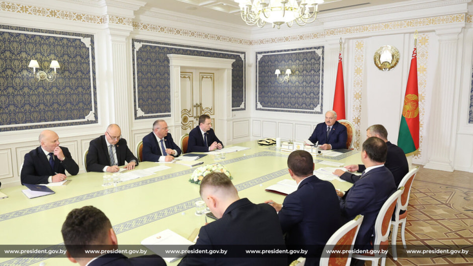 совещание в сфере развития цифровых знаков.jpg