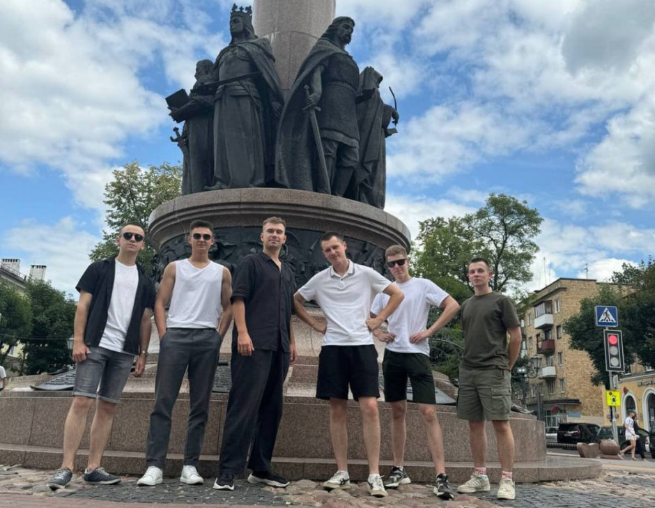 История фото с гитарой с рок-фестиваля Пружаны 4.jpg