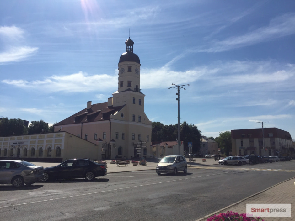 несвиж_ратуша.jpg несвиж_ратуша.jpg