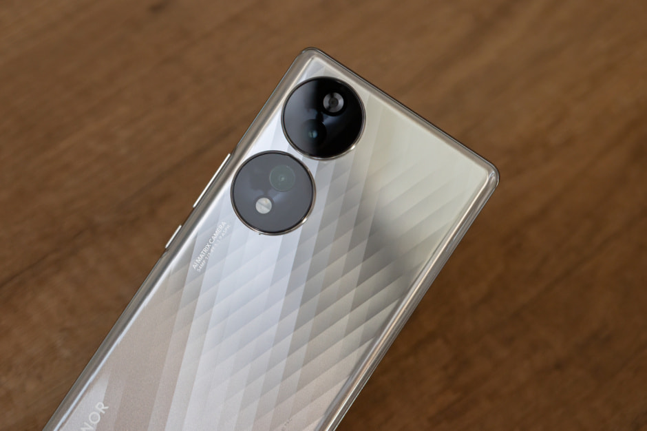 Honor 70 2.jpg