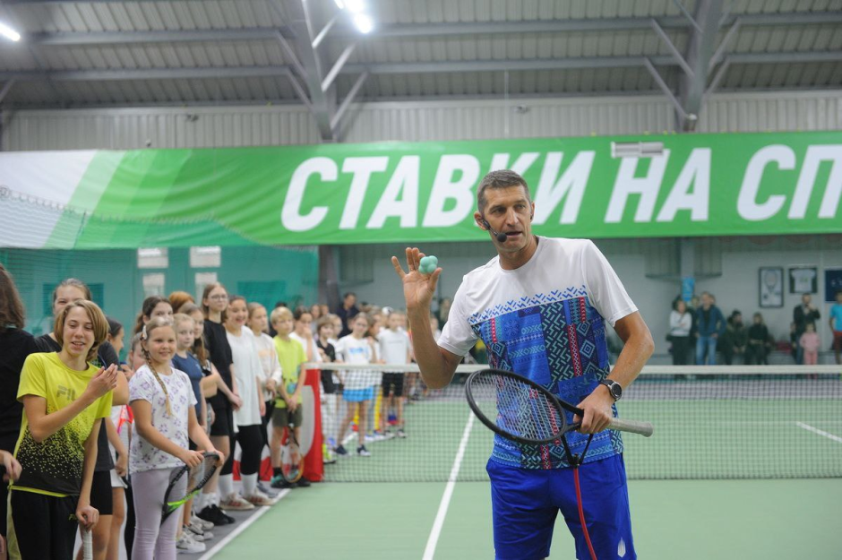 Максим Мирный 5.png