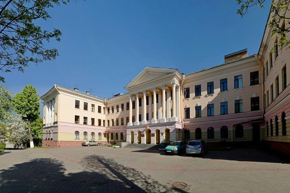 3-Здание бывшего роддома в Минске в наши дни.jpg
