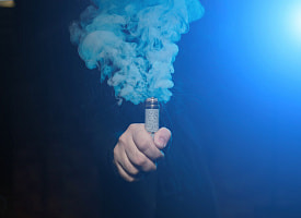 Штраф до 180 рублей. Если подростка поймают с вейпом – накажут его либо родителей, пояснили в МВД