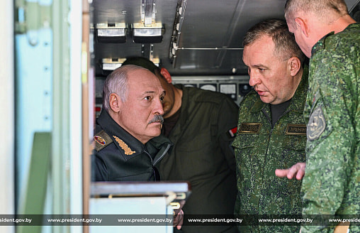 Лукашенко заявил, что готов встретиться с Зеленским “в любой точке” Украины или Беларуси