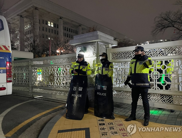 южная корея военное положение.png