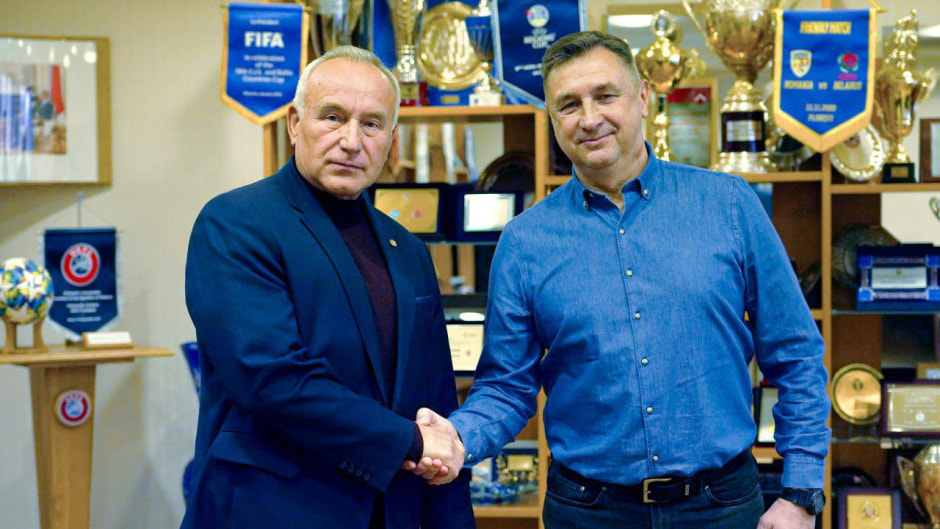 Тренер молодежной сборной по футболу.jpg