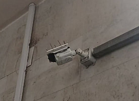 В минском метро объяснили появление шипов на камере у “Октябрьской”