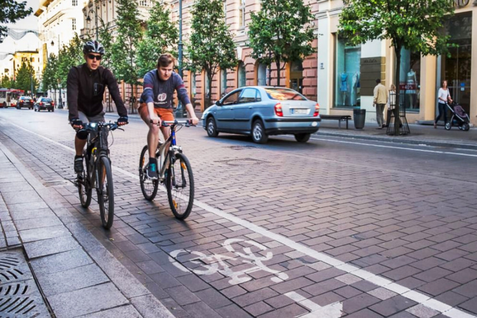 Велодорожка на тротуаре