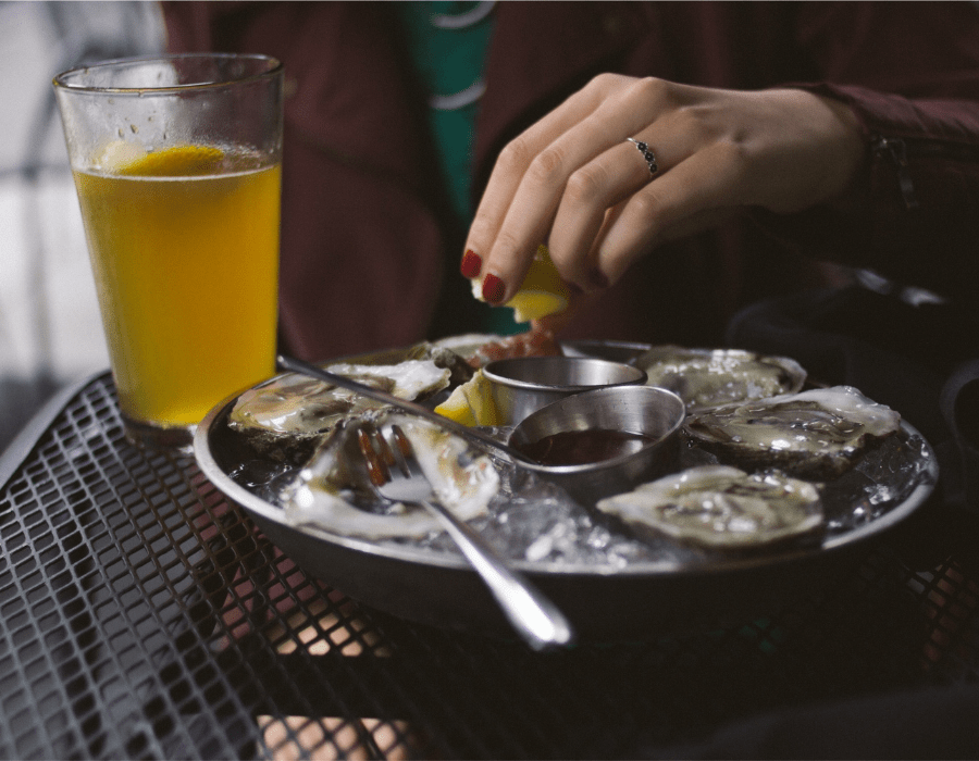 Устрицы с пивом.png