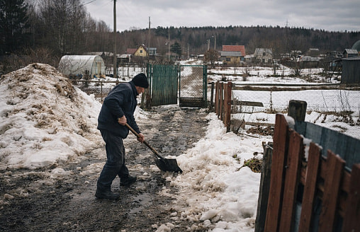 Кто должен чистить подъездную дорогу к даче? Мы выяснили 