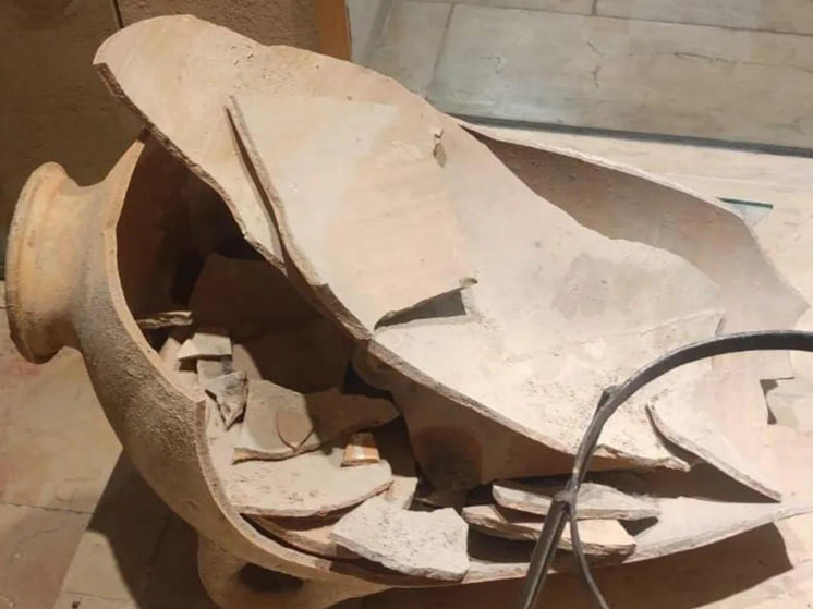 Старинный сосуд Израиль.jpg