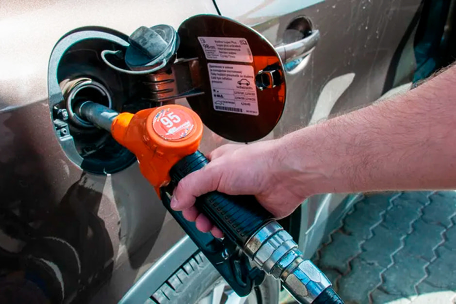 Заправка бензином АИ-95 Заправка бензином АИ-95