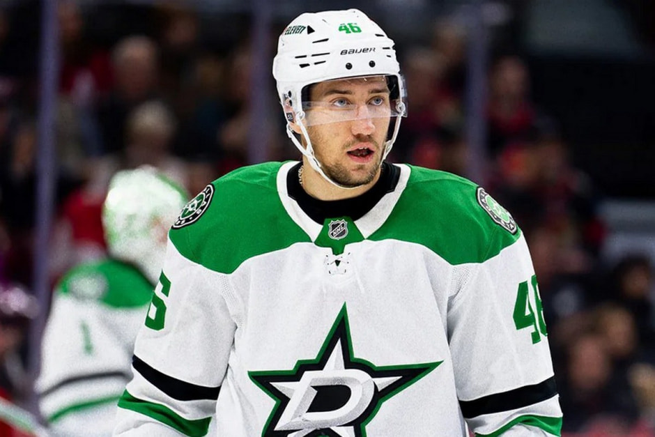 6-Илья Любушкин защитник Далласа.jpg