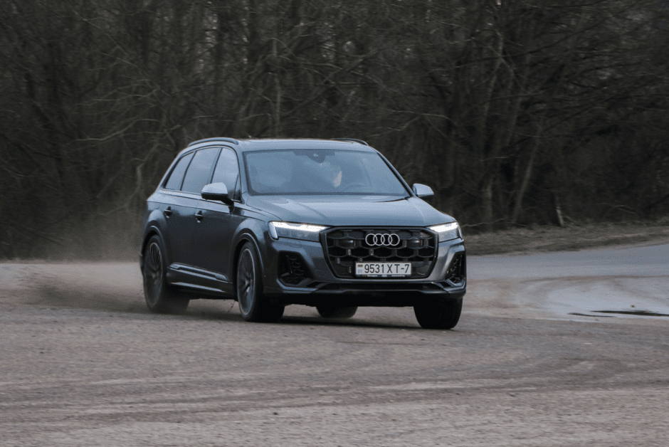 AudiSQ7_14.png AudiSQ7_14.png