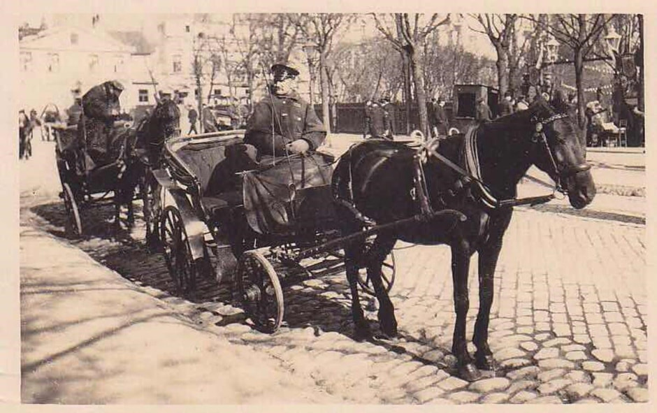 Городской транспорт XIX век 2.jpg