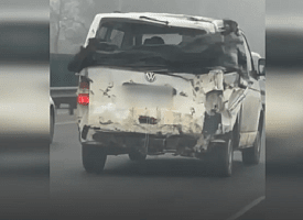 Вместо стекол – пакет: водителя, который ехал по МКАД на разбитом авто, оштрафовали